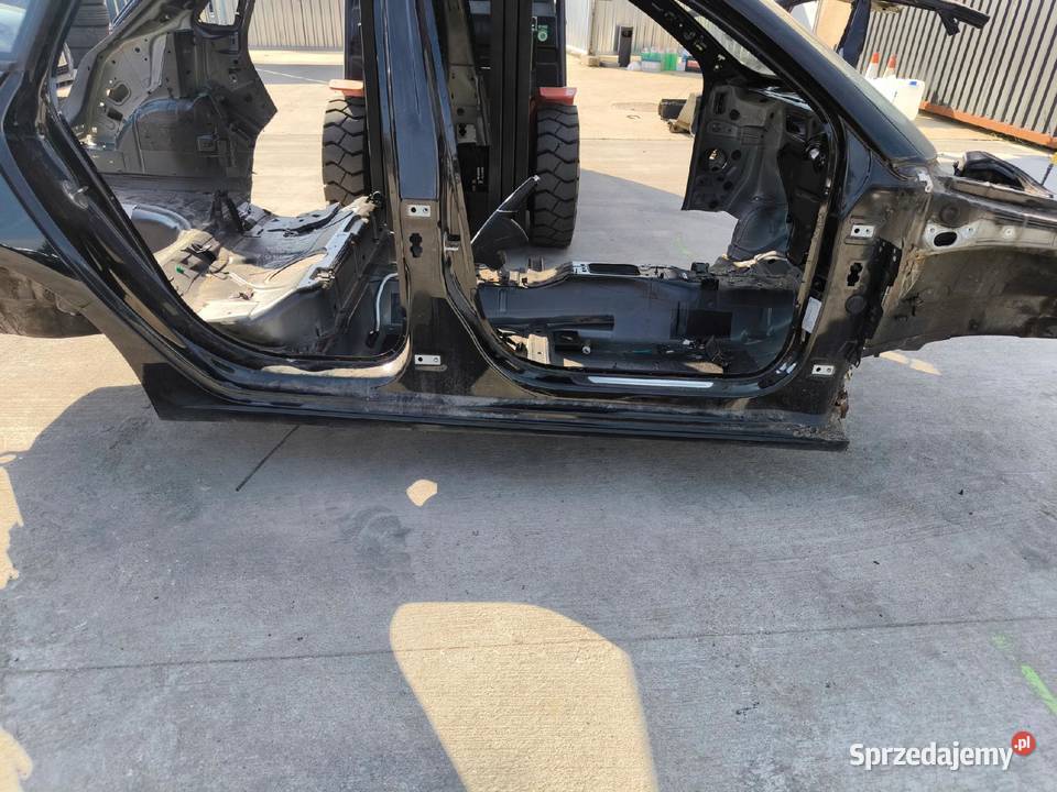 ĆWIARTKA PRÓG BOK PRAWA STRONA AUDI A1 8X 8X4 osobowe Przystajń