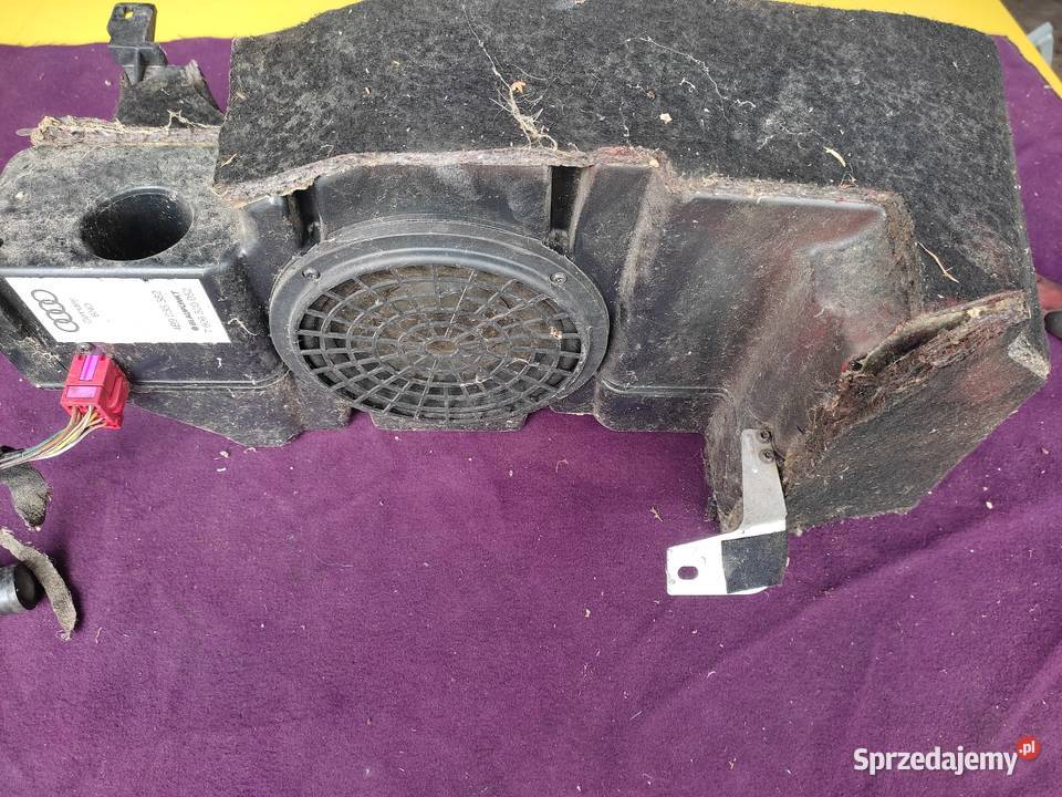 Subwoofer Audi A6 C5 Avant kombi sprzedam