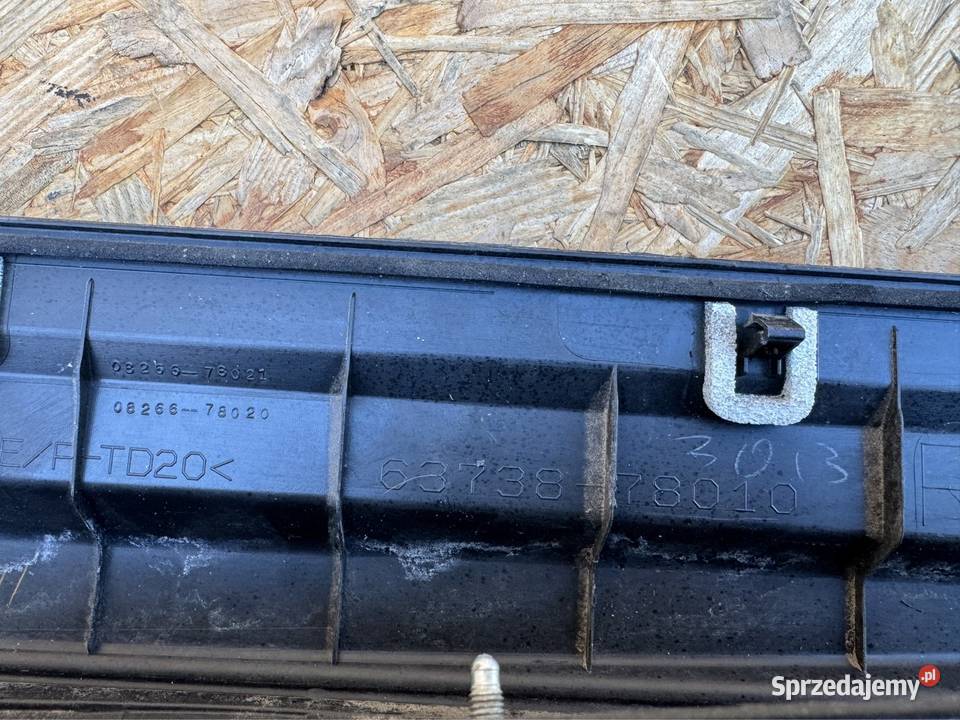 Listwa drzwi tył prawa rh lexus nx 7507778010