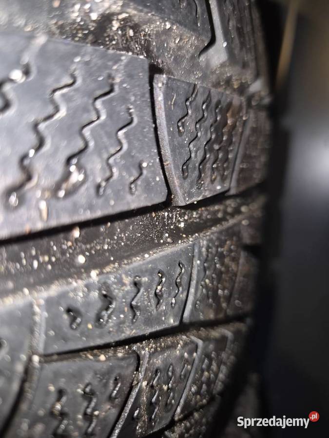 Opony zimowe Pirelli 21565 r16 Gnieżdżewo