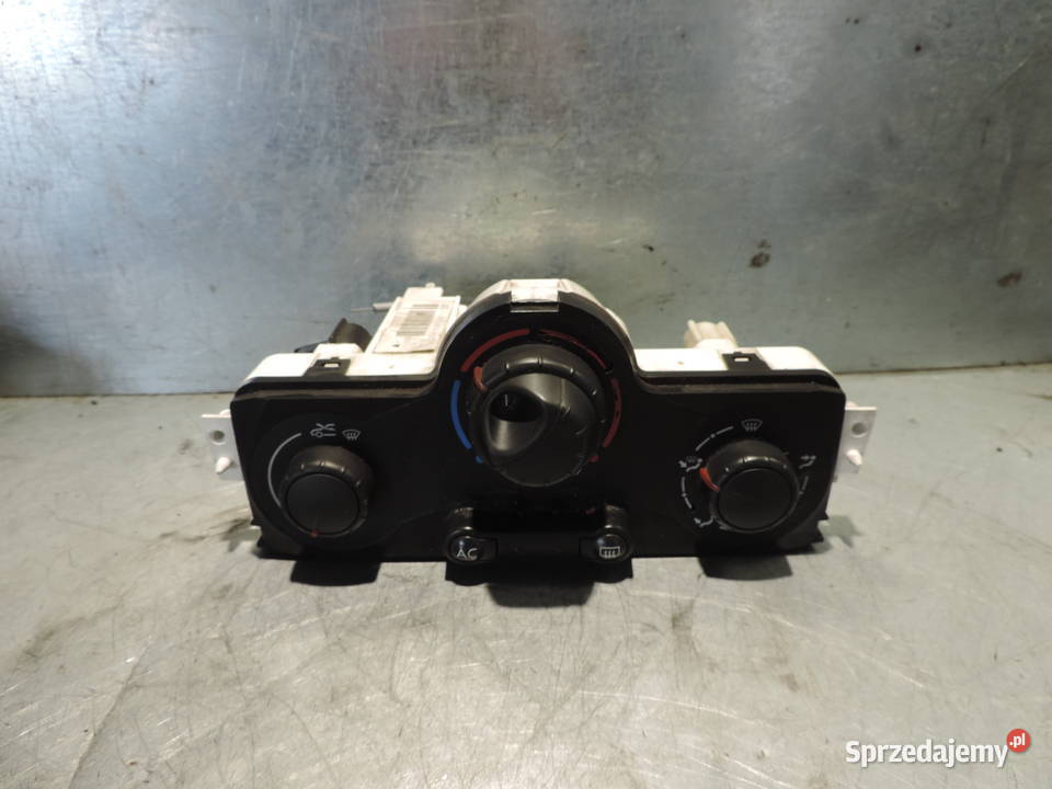 PANEL NAWIEWU KLIMATYZACJI RENAULT MEGANE II osobowe