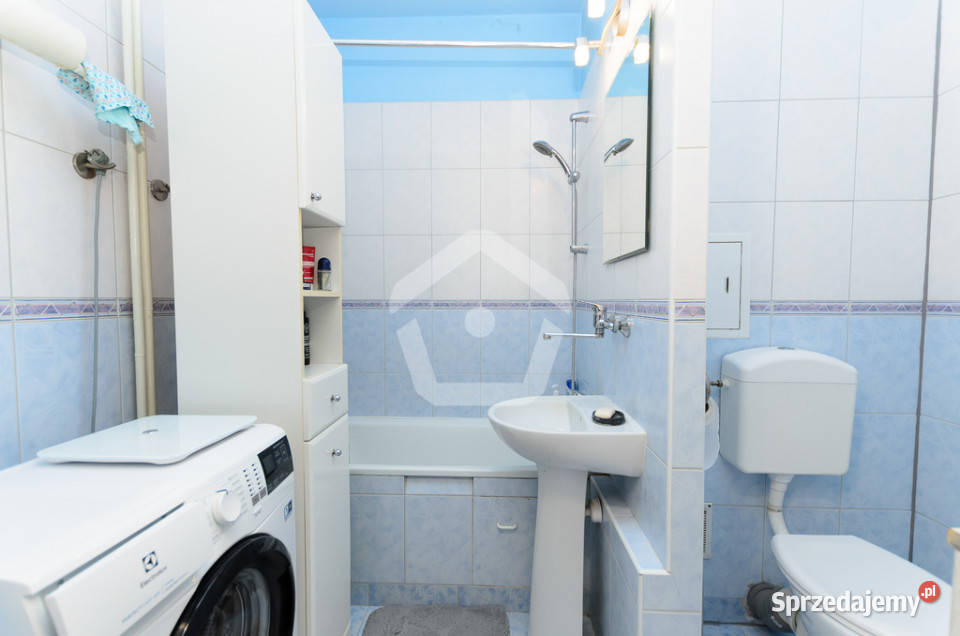 Dwustronna kawalerka z jasną kuchnią i balkonem 31.4m2 Rzeszów