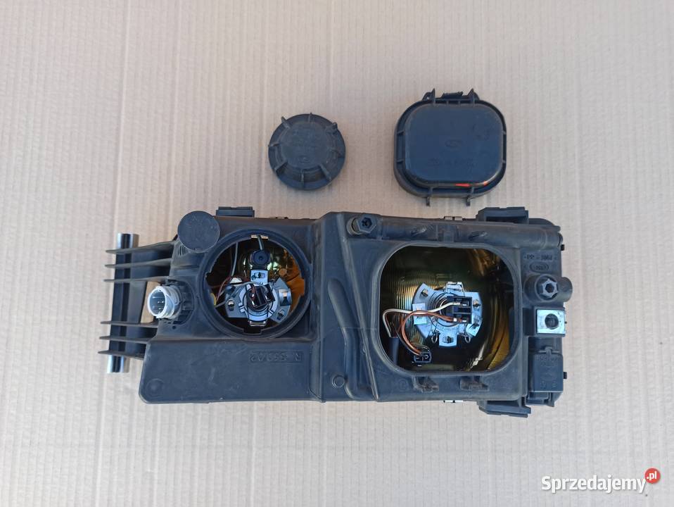 MAN TGS TGM TGL REFLEKTOR PRAWY LAMPA PRAWA Bieleń