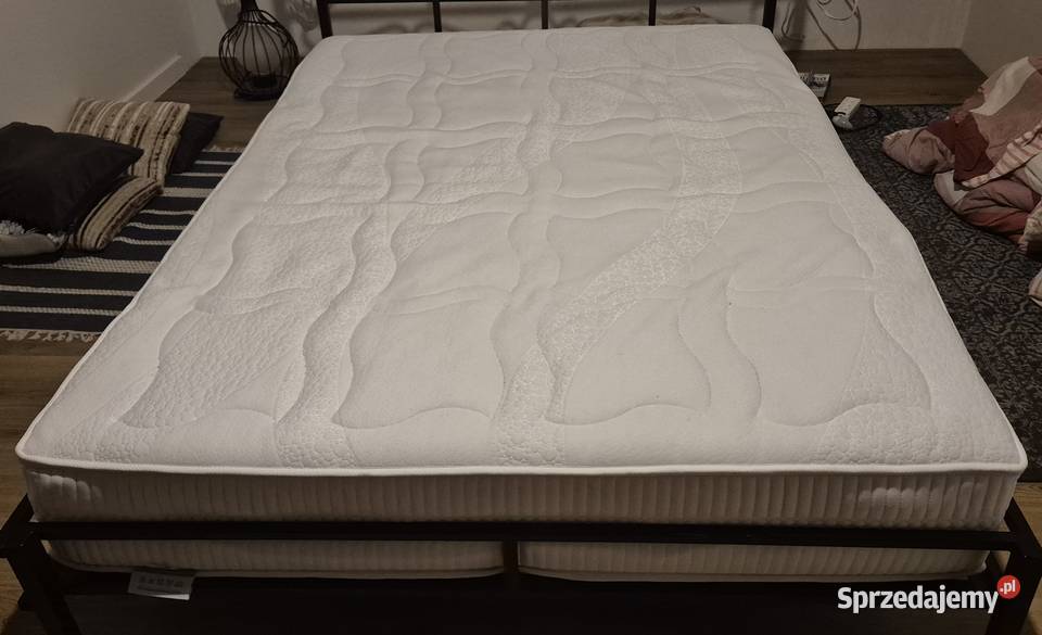 Materac o wym 140x200x25 wygodny