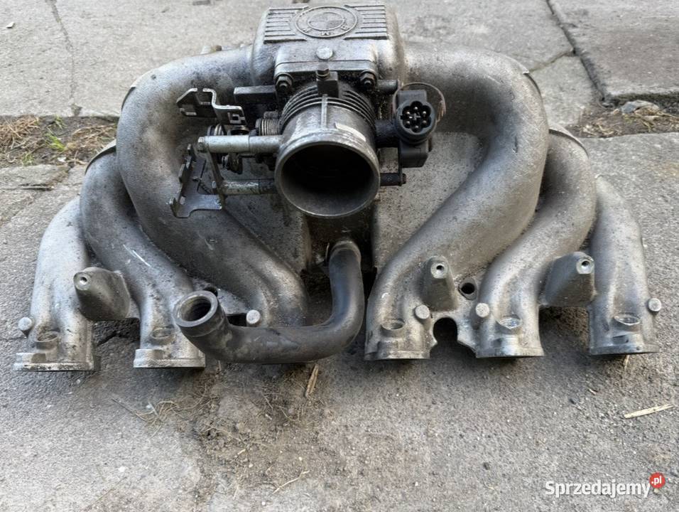 Kolektor ssący BMW e32 730 przepustnica Mszana