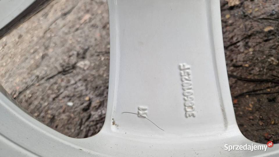 VW Felgi aluminiowe z oponami wielosezonowe Słowikowo