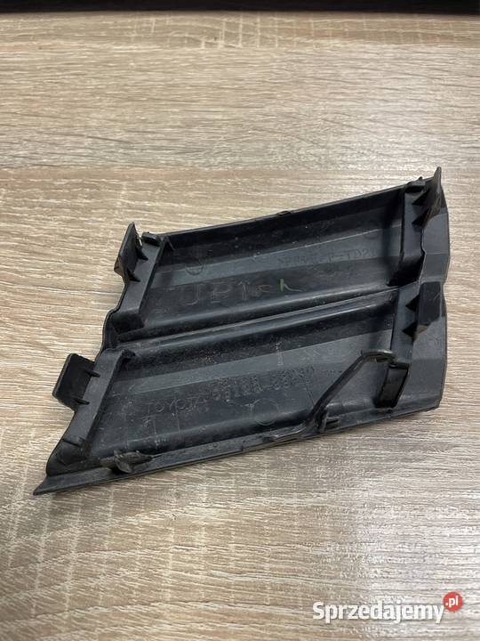 Toyota Camry zaślepka 5312833030 osobowe