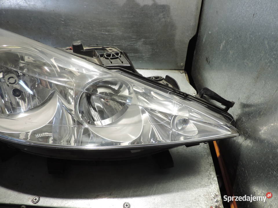 LAMPA PRAWY PRZÓD PRZEDNIA PEUGEOT 207 FL Nowy Sącz