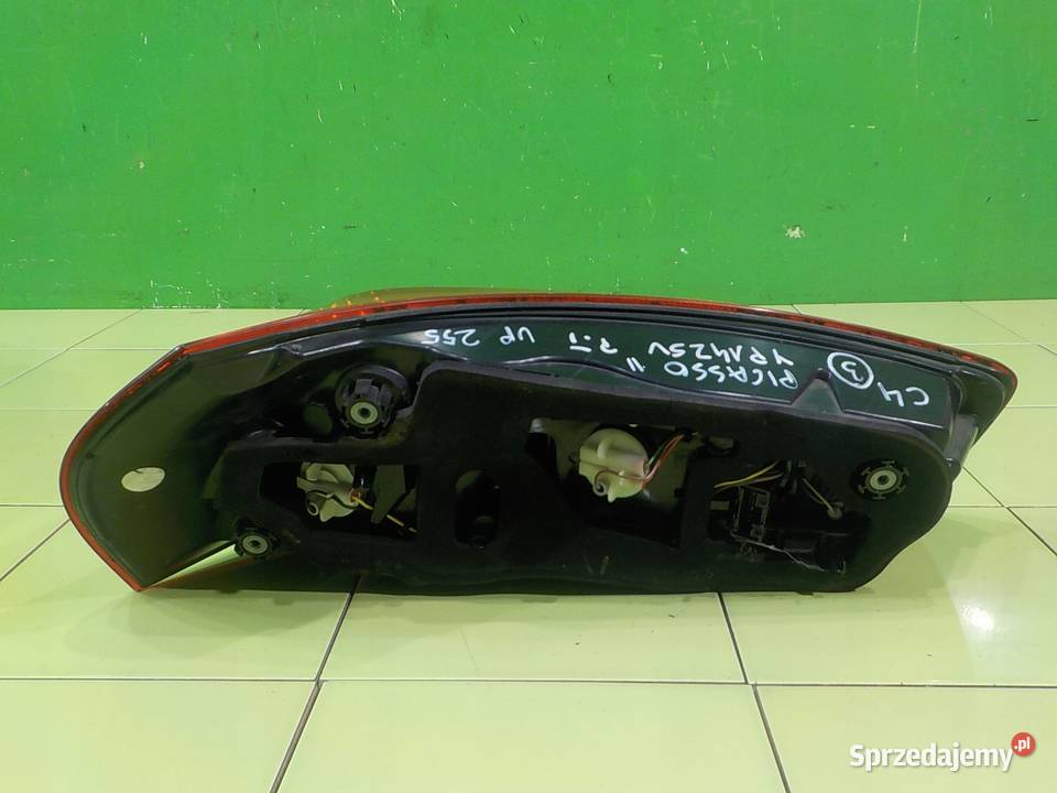 CITROEN C4 PICASSO II 16 EHDI 14r 5D lampa prawy Lampy tylne Suków