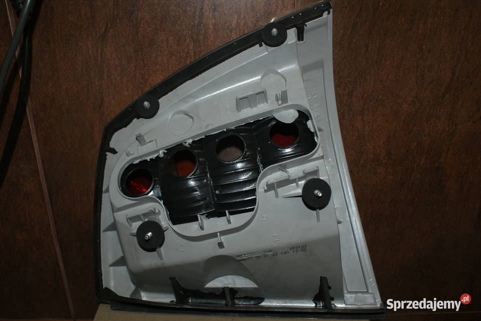 LAMPA TYLNA LEWA OPEL ASTRA G HATB550887S Białobrzegi sprzedam