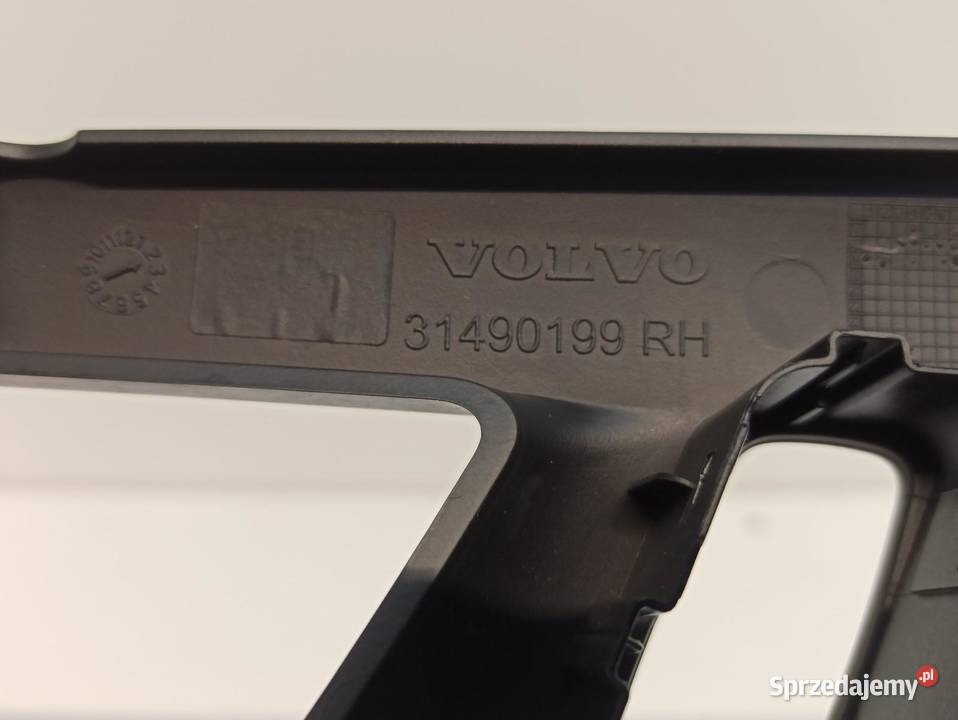 VOLVO V60 LISTWA BOCZKA DRZWI PRAWY PRZÓD
