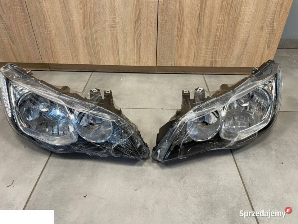 Honda Civic VIII Sedan FD reflektor przód Kozubszczyzna