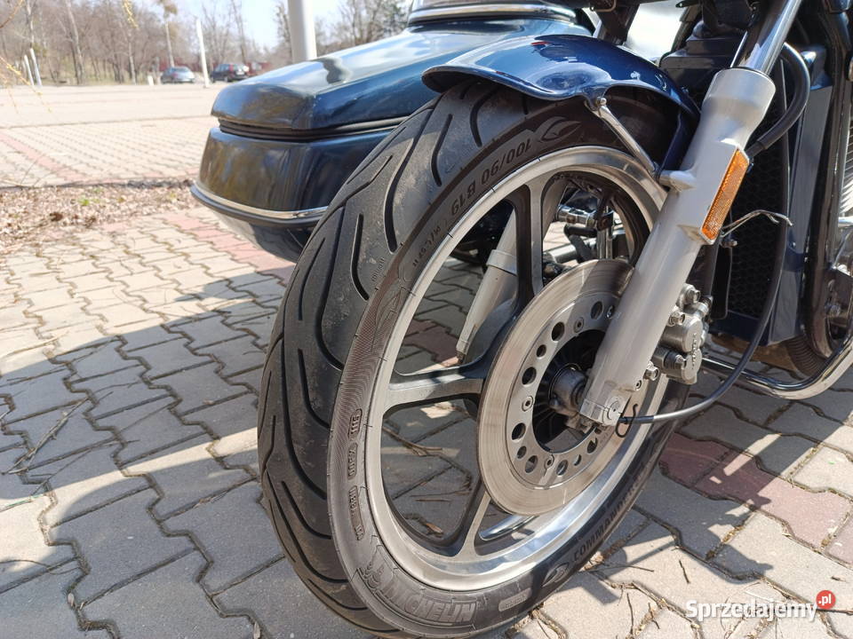 Honda VT700 z wózkiem bocznym filmik