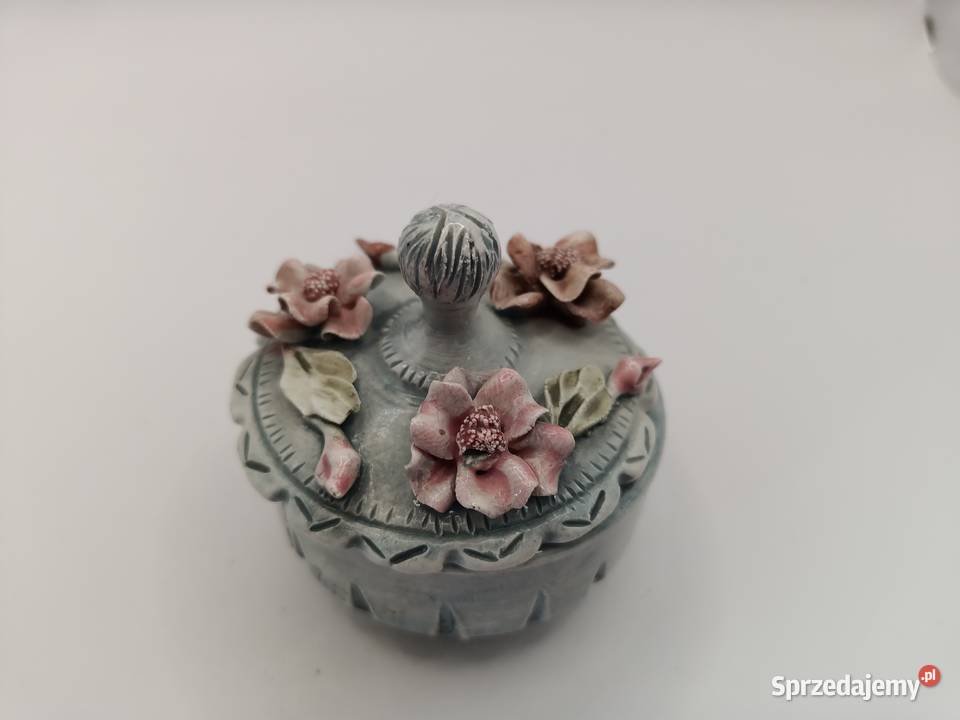 Puzderko kwiaty Cappodimonte syg Porcelana i szkło Porcelana i szkło sprzedam