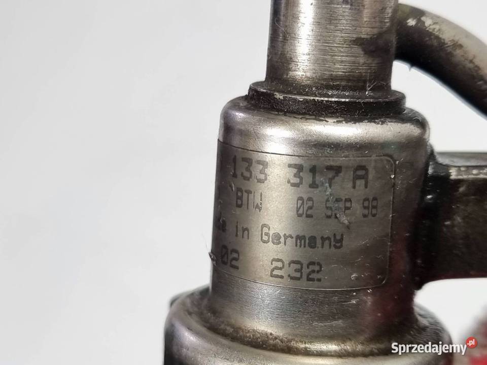 LISTWA WTRYSKOWA AUDI A4 B5 06B133317A osobowe Lipno