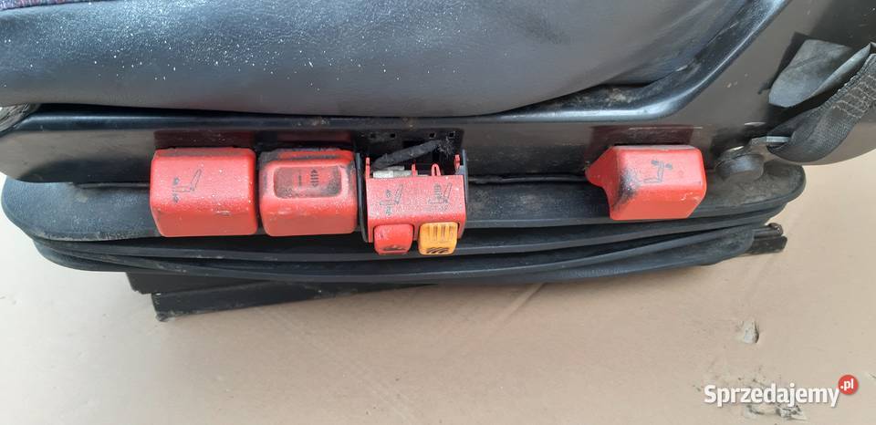 MERCEDES ATEGO FOTEL LEWY KIEROWCY AXOR Bieleń