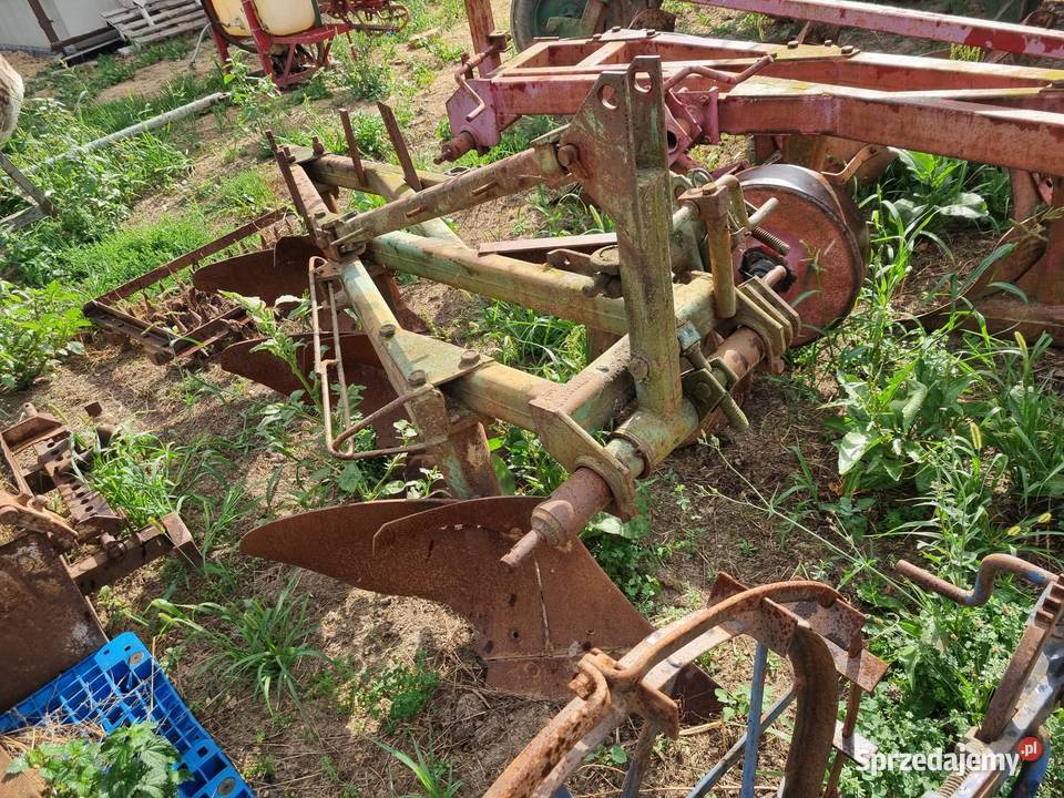 Sprzedam pług 3 skibowy nieuszkodzony Grodków sprzedam