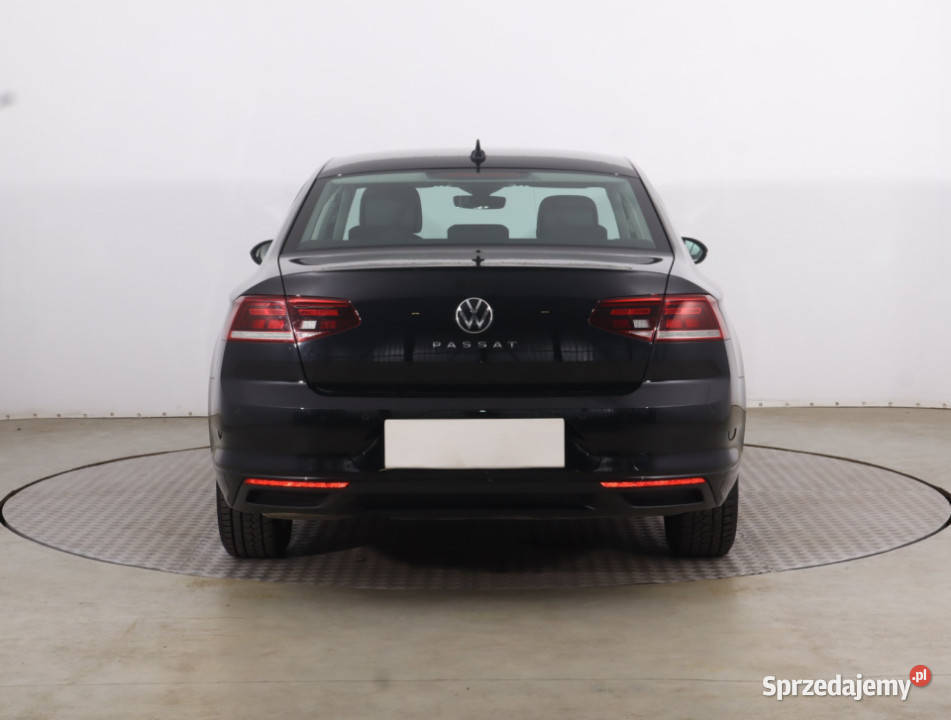 VW Passat 15 TSI asystent pasa ruchu Piaseczno