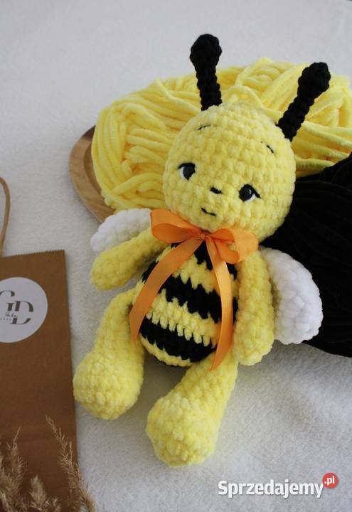 Szydełkowa maskotka pszczółka handmade sprzedam