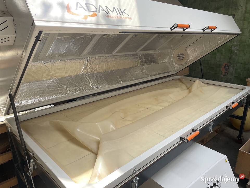 Prasa próżniowa membranowa czeskiej firmy Adamik