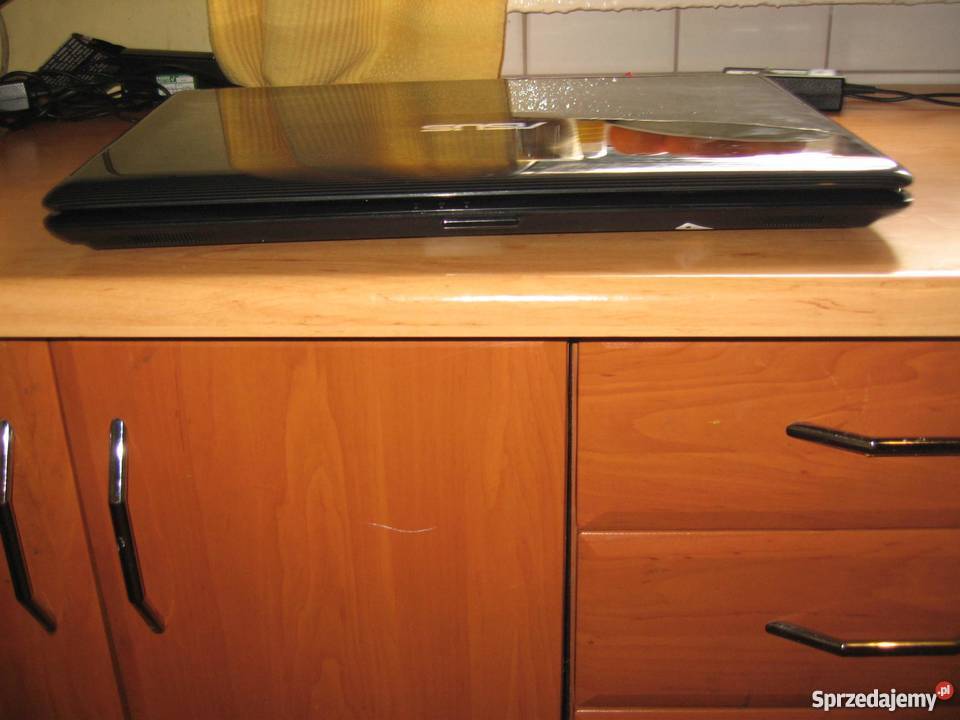 Duzy laptop 184 cala NOWY ASUS gwarancja