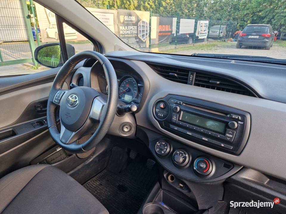 TOYOTA YARIS LIFT 10 Benzyna Oryginalny Lakier