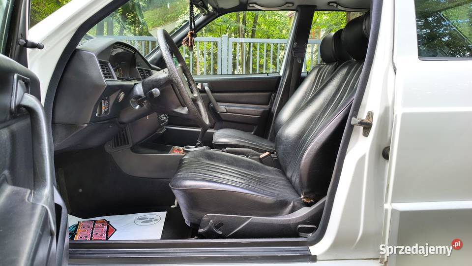 MERCEDESBENZ W201 190E KLIMATYZACJA 4 x 109KM Zgierz