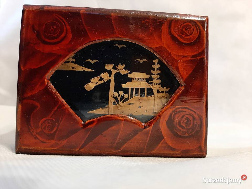 Japońska szkatułkapuzderko bogato zdobiona słomą kujawsko-pomorskie Inowrocław