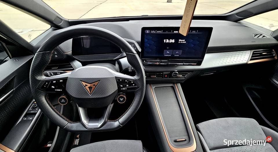 Cupra Born 231 pełna HUD Masaże szklany dach Łódź