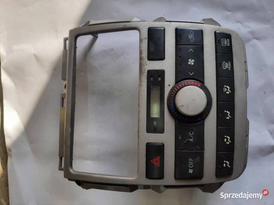 Toyota Avensis Verso panel nawiewu klimatyzacji Ksawerów