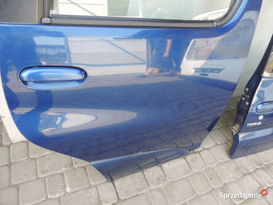 DRZWI PRAWY TYŁ TOYOTA YARIS VERSO 1 8M6 Rok produkcji 2001 małopolskie