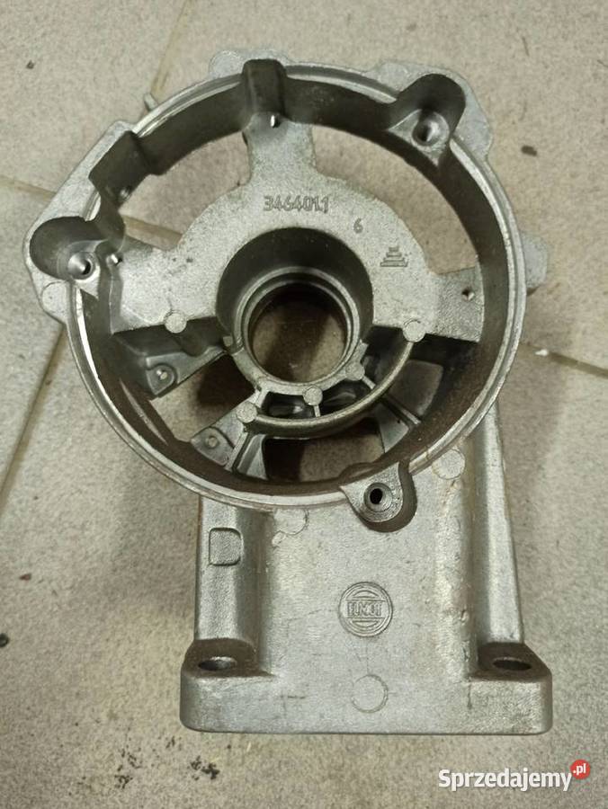 Obudowa korpus alternatora nowa Fiat 126p maluch Układ elektryczny