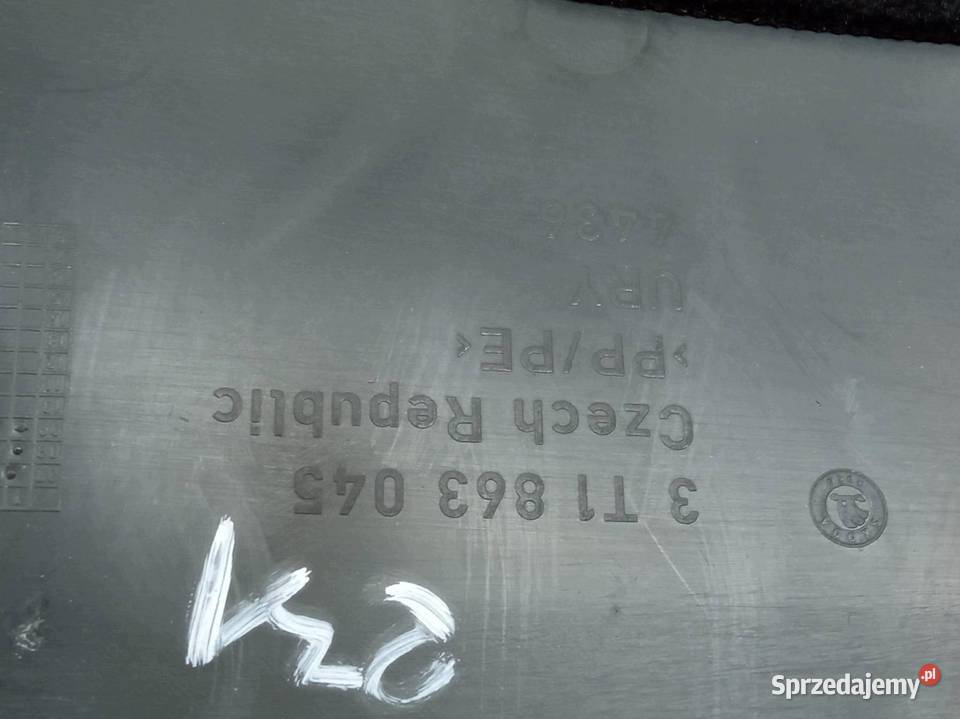 TAPICERKA BOCZEK TUNELU ŚRODKOWEGO LEWA PRAWA Rok produkcji 2009 sprzedam