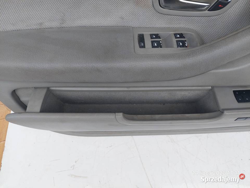 AUDI A8 D3 42 TDI 0510 TAPICERKA DRZWI LEWA Włoszczowa