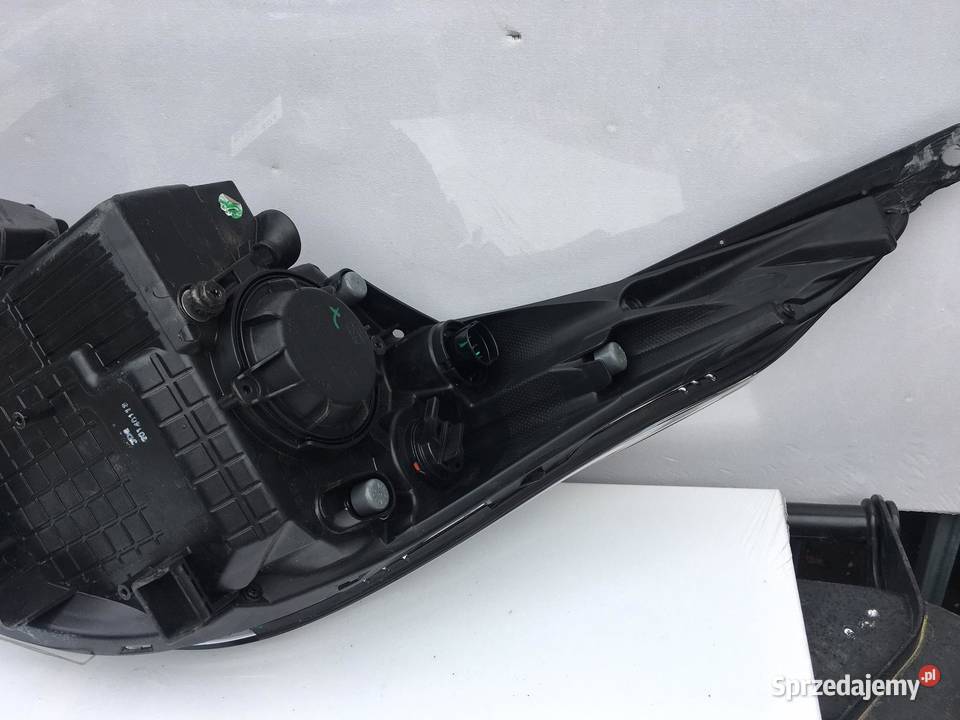 KIA CEED PRAWA LAMPA PRZÓD Lampy przednie wielkopolskie Ostroróg