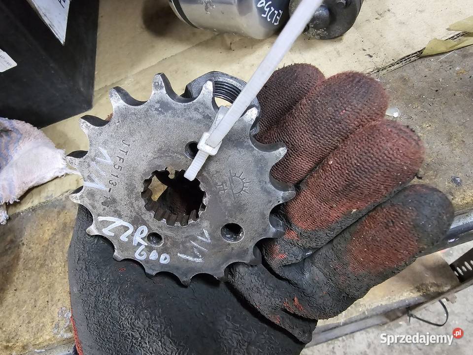 Kawasaki ZZR 600 zębatka napędowa nakrętka Zębatki napędowe dolnośląskie Jelenia Góra
