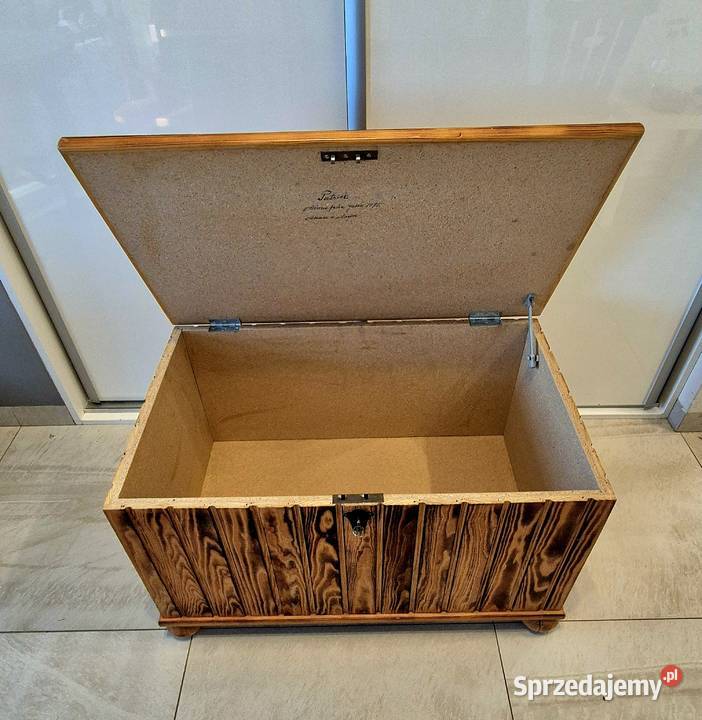 Skrzynia kufer z drewna opalanego Meble kujawsko-pomorskie sprzedam