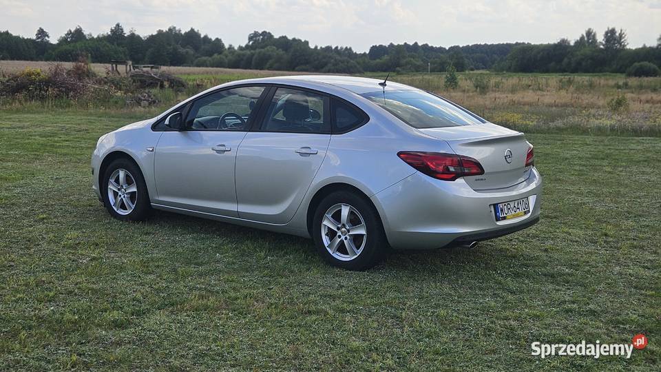 Opel Astra J Sedan 14 Turbo 140 LPG Salon Kańkowo sprzedam