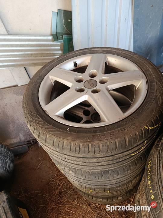 Audi A6 C5 sedan 24 benzyna hak dwa komplety kół Rok produkcji 1997