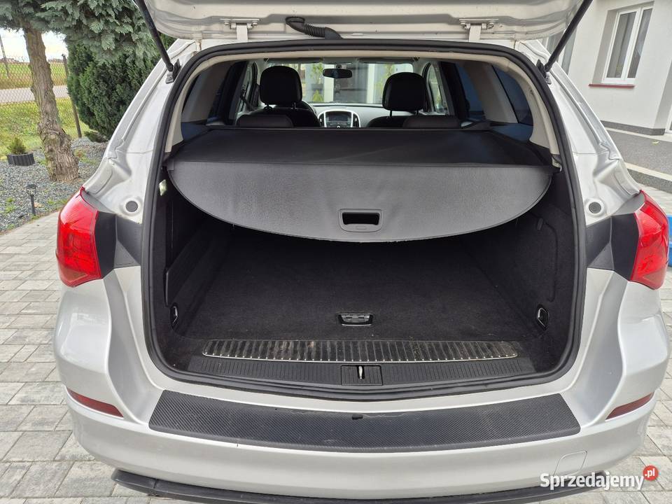 Opel Astra J 14 turbo Alu Klima Navi z Niemiec sprowadzony Sikórz