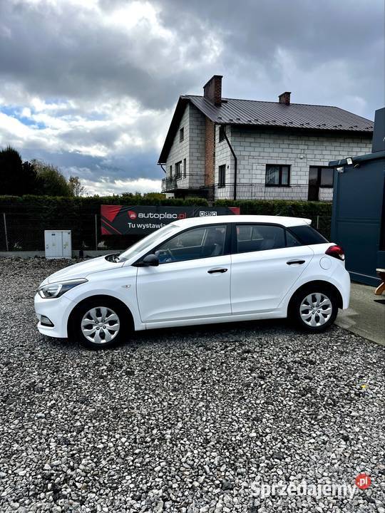Hyundai i20 2015r welurowa tapicerka lubelskie Tomaszów Lubelski
