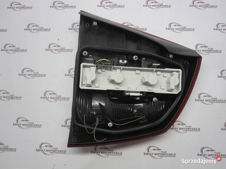 OCTAVIA II LIFT 11r lampa lewy tył 086651918LB Lampy cofania