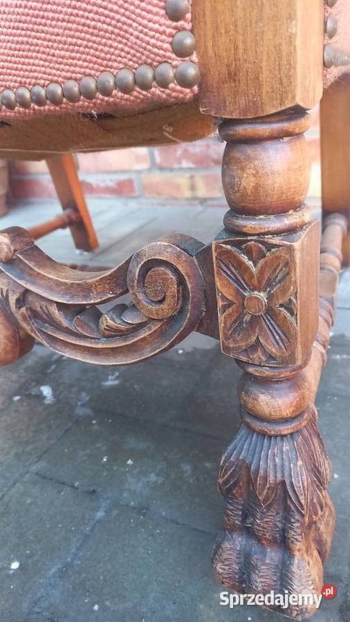 Fotel zabytkowy z rzeźbionego drewna dębowefo Antyki Gawroniec