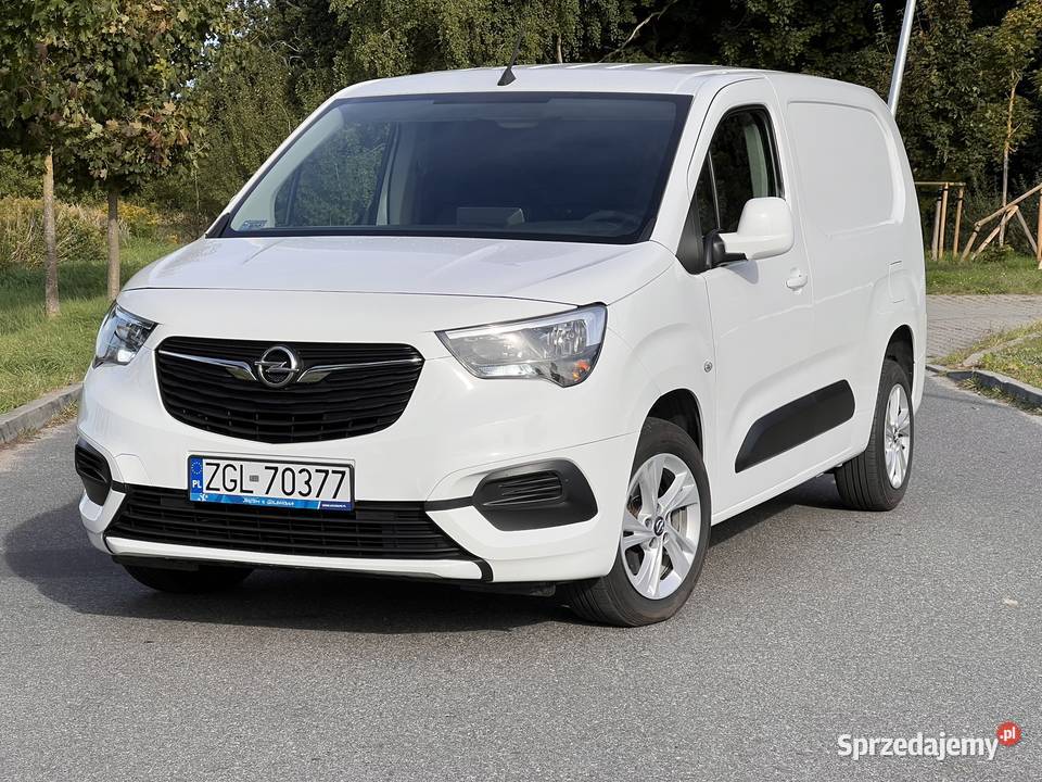 Opel Combo 12 Benzyna 110 2019 Polski Salon 1 Opel Pucice