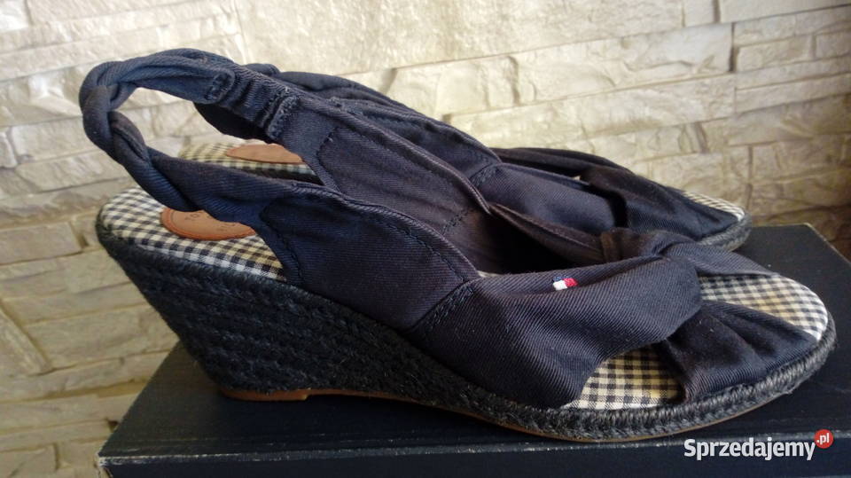 Tommy Hilfiger sandały na konturnie rozmiar 38 tkanina Bielsko-Biała