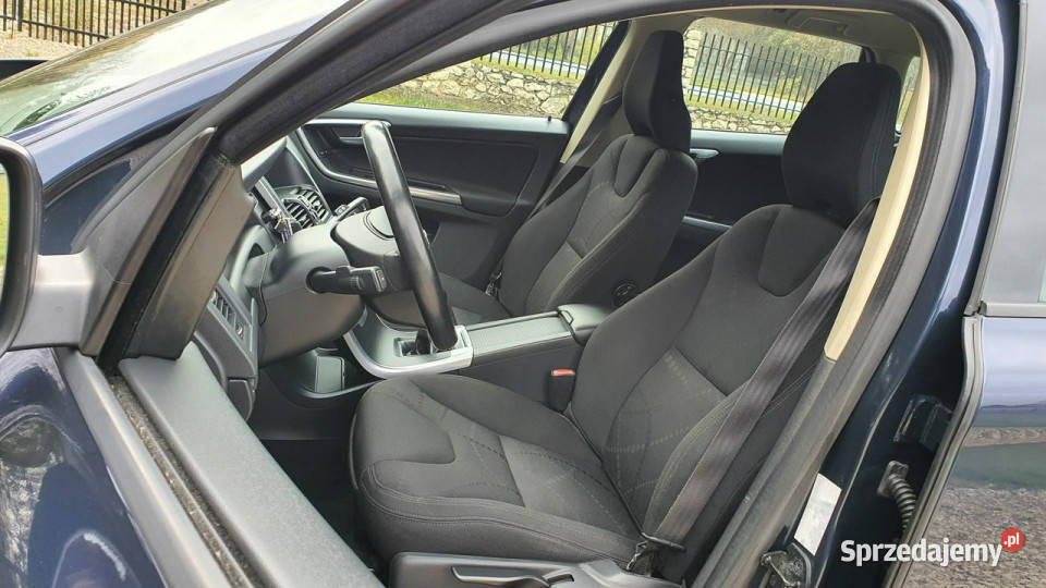 Volvo XC 60 20 R5 D3 Kinetic Manual Serwis do sprzedam