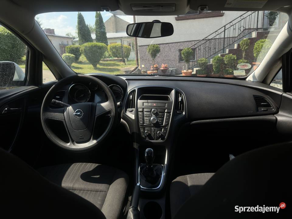 Opel Astra J 14 100 2010 Benzyna Bezwypadkowy Jasło