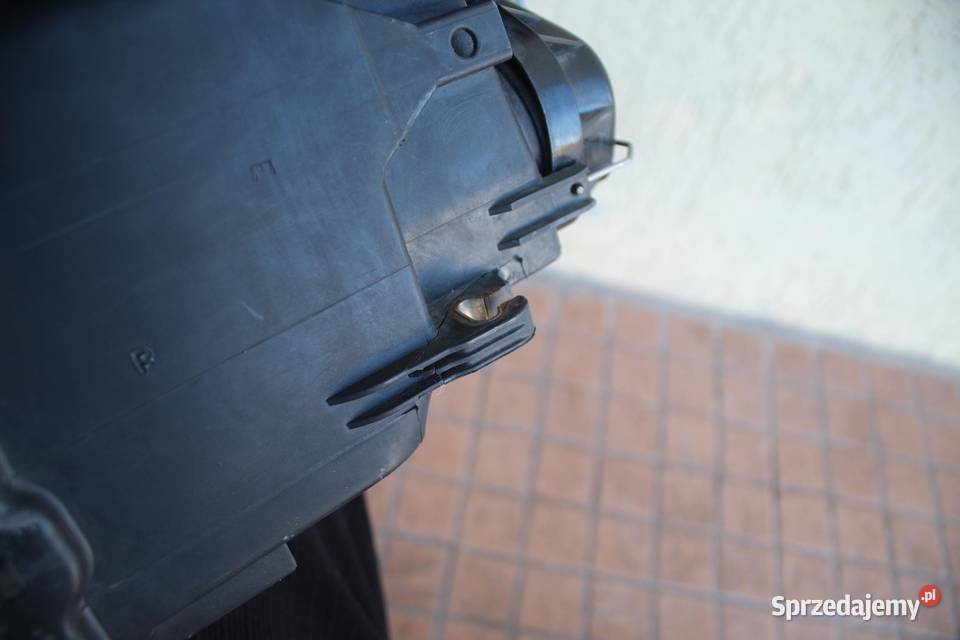 LAMPA PRAWY PRZÓD AUDI A4 B6 8E0941004F