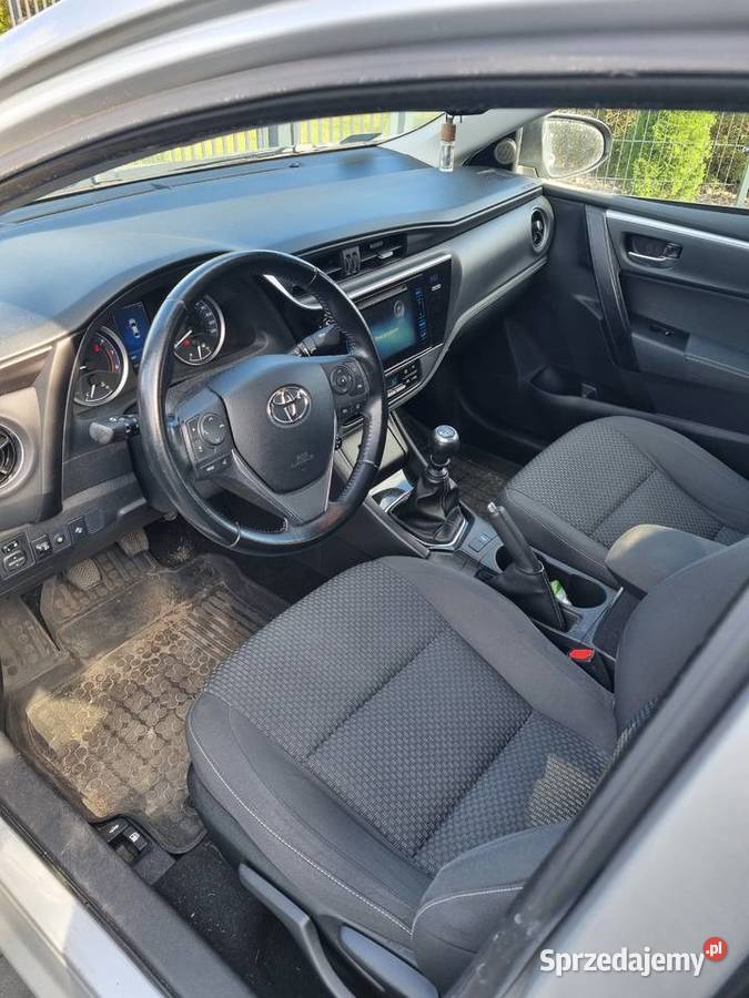 Sprzedam Toyote Corolle 16 benzyna 2017r 132 4/5 Radomsko