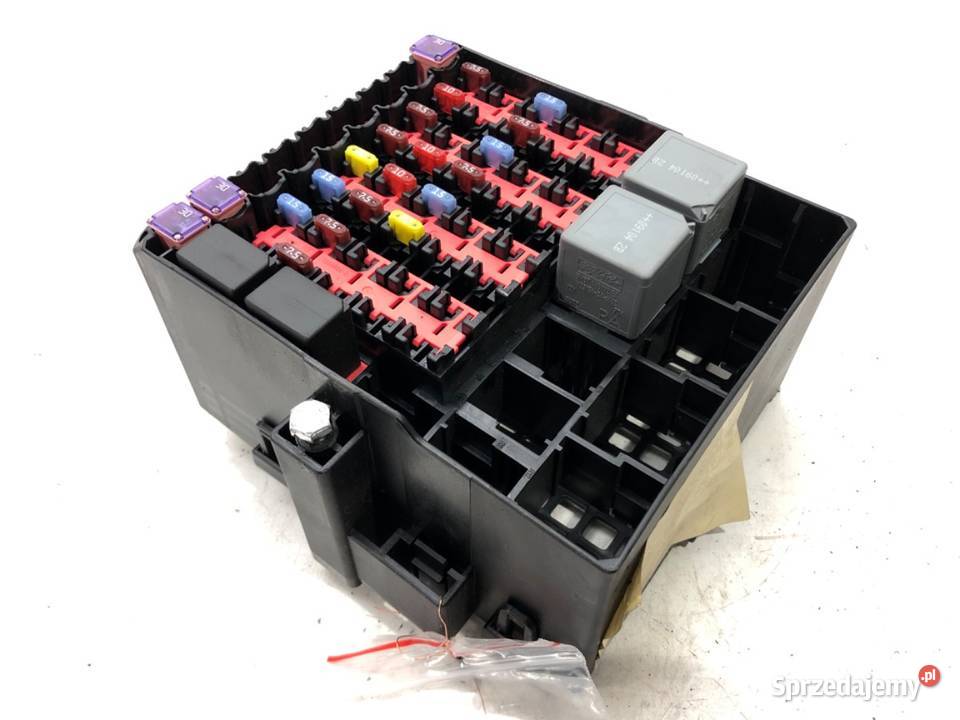 SKRZYNKA BEZPIECZNIKÓW FORD FIESTA MK7 Hatchback podkarpackie